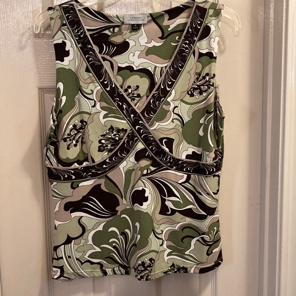 TAHARI Sleeveless Top, size 8